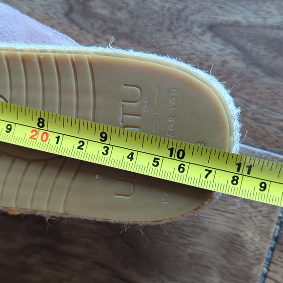 Ubuntu Handmade Suede Slip On Shoe 9.5 W - Picture 9 of 9